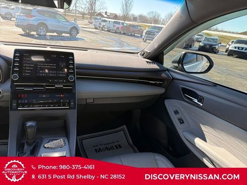 Used 2020 Toyota Avalon Limited w/ Advanced Safety Package image 35