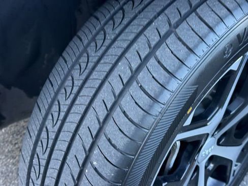 Used 2024 Jeep Compass Limited image 33