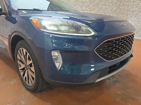 Used 2020 Ford Escape Titanium w/ Titanium Premium Package 2.0 image 11