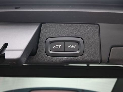 Used 2023 Volvo XC60 B5 Plus w/ Climate Package AWD/4WD image 32