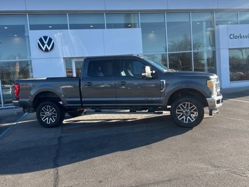 Used 2017 Ford F350 Lariat image 3