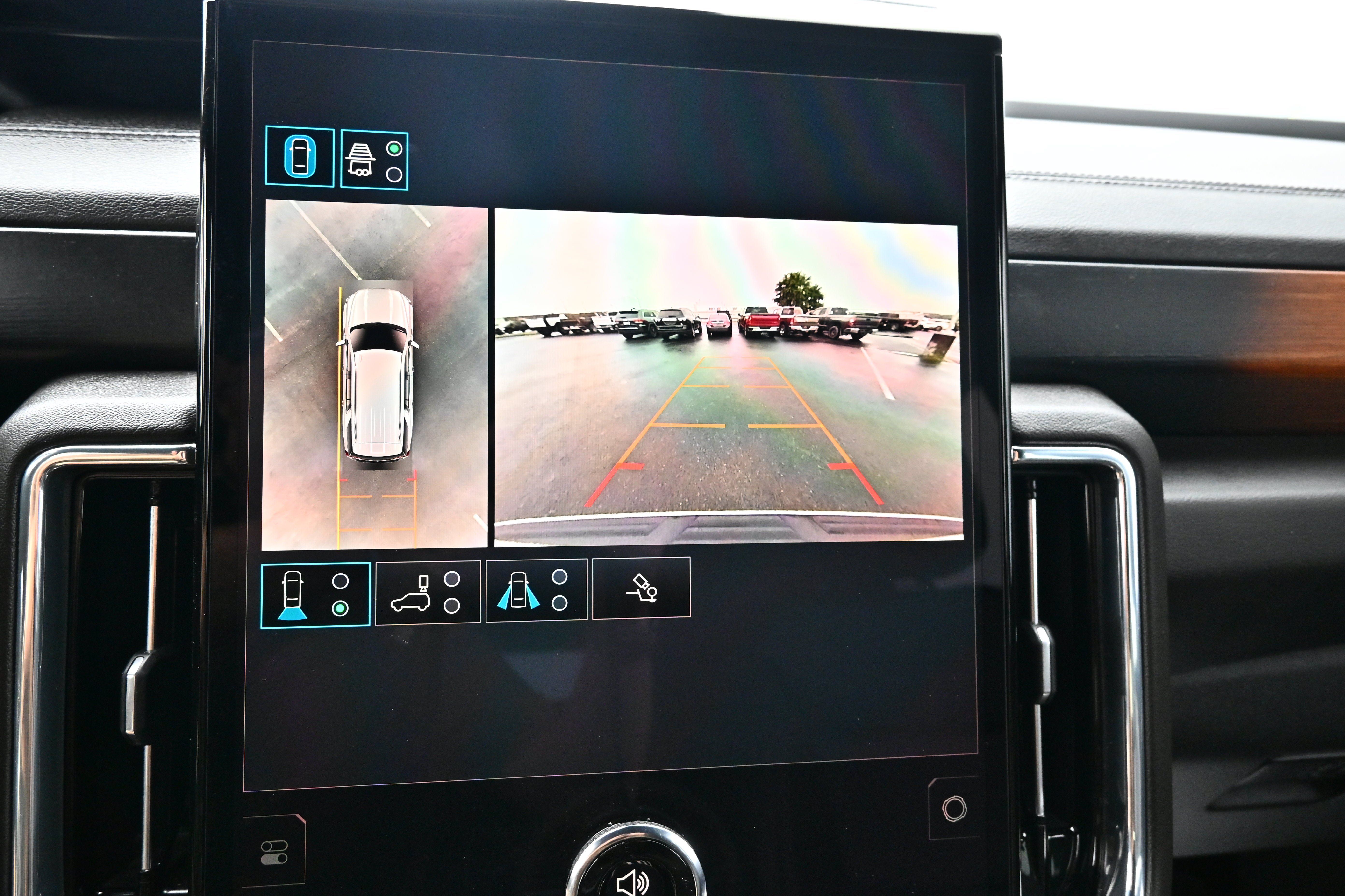 Used 2025 GMC Yukon Denali AWD/4WD image 33