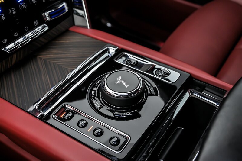 Used 2023 Rolls-Royce Cullinan w/ Leather Finishing Pack AWD/4WD image 37