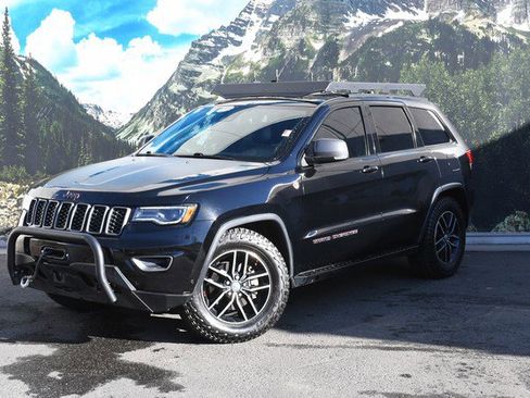 Used 2017 Jeep Grand Cherokee Trailhawk w/ Trailhawk Luxury Group image 6