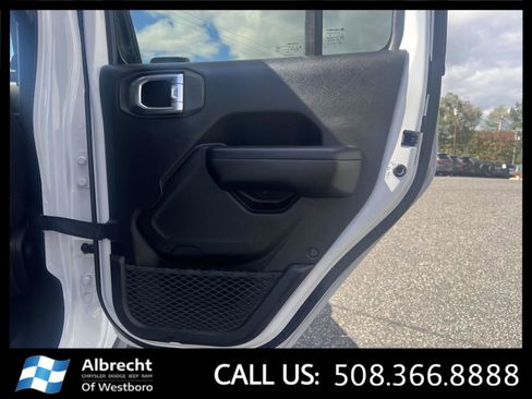 Used 2022 Jeep Gladiator Sport image 18