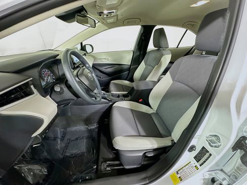 Used 2024 Toyota Corolla LE FWD image 12