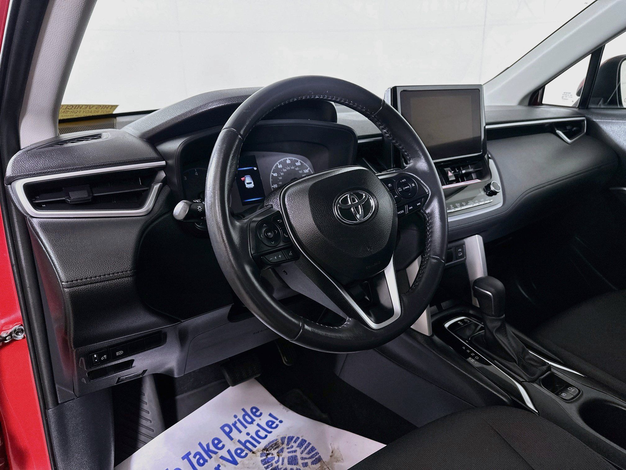 Certified 2024 Toyota Corolla Cross LE w/ Moonroof Package AWD/4WD image 9