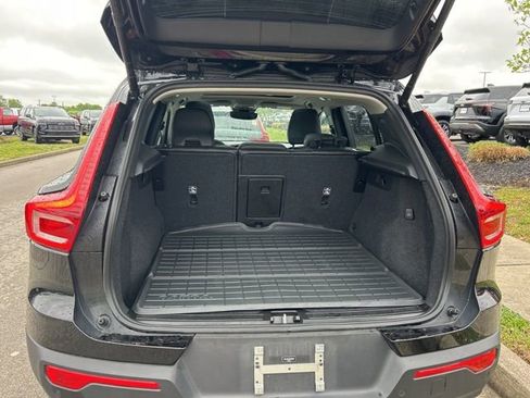 Used 2024 Volvo XC40 B5 Plus AWD/4WD image 11
