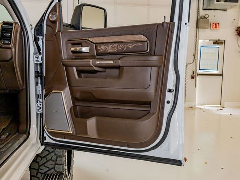 Used 2025 RAM 2500 Limited AWD/4WD image 39