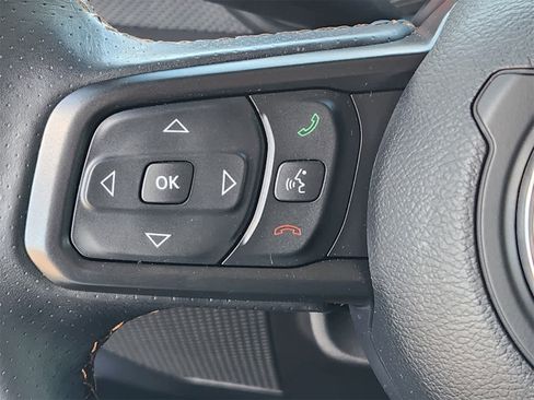 Used 2024 Jeep Gladiator Mojave image 17