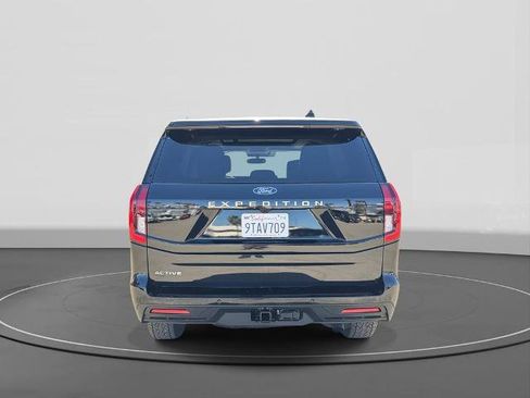 Certified 2025 Ford Expedition Active image 6