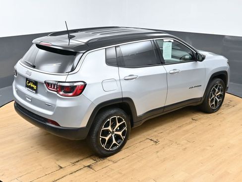 Used 2026 Jeep Compass Limited image 53