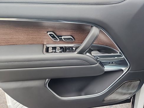 New 2025 Land Rover Range Rover Autobiography image 25