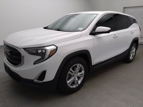 Used 2020 GMC Terrain SLE FWD image 2