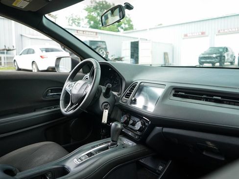 Used 2022 Honda HR-V Sport image 14
