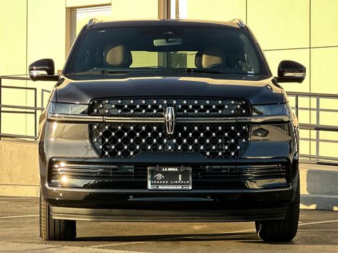New 2025 Lincoln Navigator L Black Label image 8
