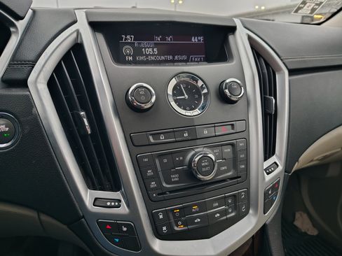 Used 2011 Cadillac SRX Luxury image 3