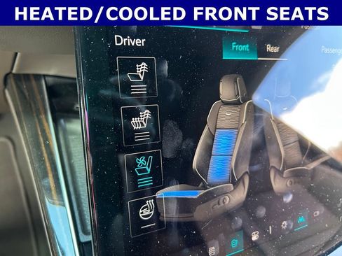 Used 2025 Cadillac Escalade Premium Luxury RWD image 7