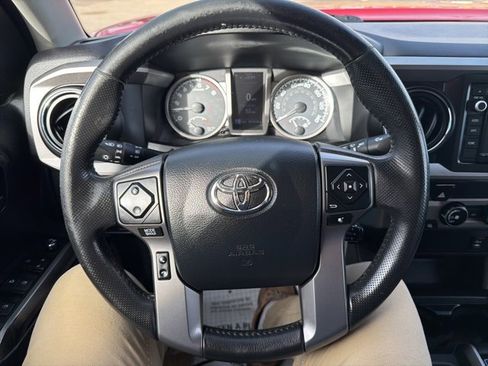 Used 2016 Toyota Tacoma SR5 image 11