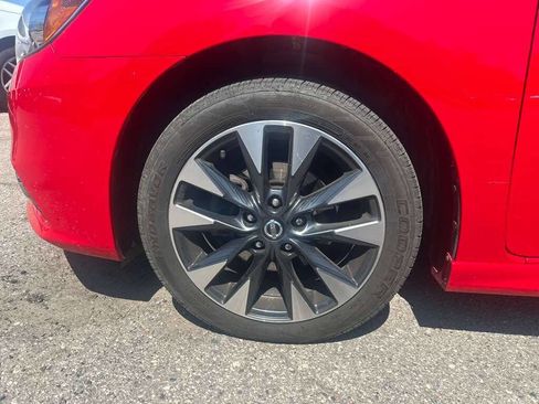 Used 2019 Nissan Sentra SR FWD image 9