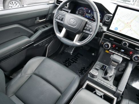 Used 2025 Toyota 4Runner Limited image 9