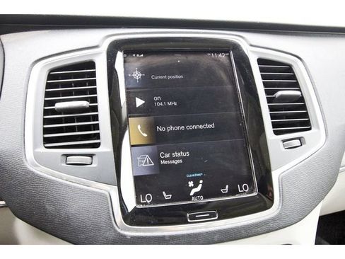 Used 2020 Volvo XC90 T5 Momentum FWD image 23