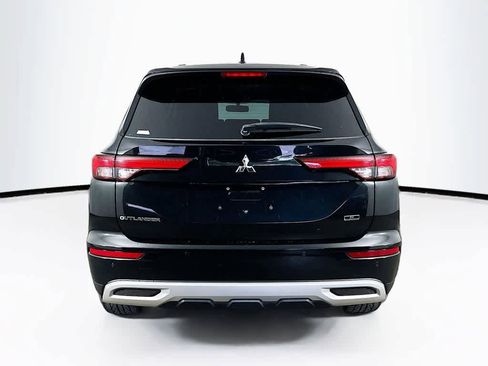Used 2023 Mitsubishi Outlander SE FWD image 5