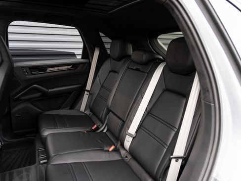 New 2026 Porsche Cayenne GTS image 26