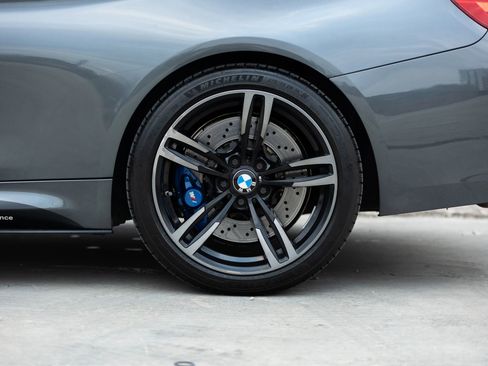 Used 2016 BMW M4 Convertible image 12