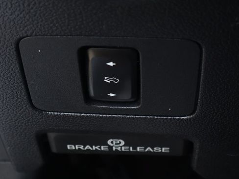 Used 2018 Ford F250 Lariat w/ Lariat Value Package AWD/4WD image 26