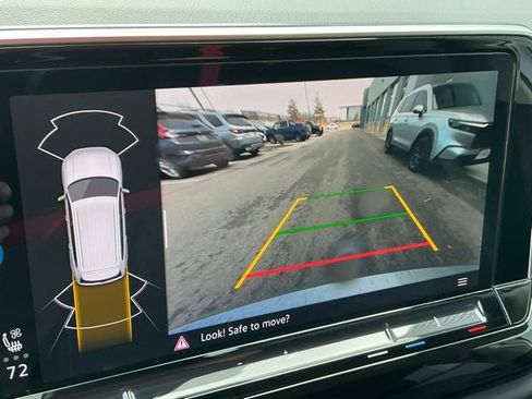 Used 2025 Volkswagen Atlas SE image 24