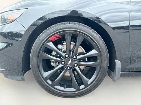 Used 2018 Chevrolet Malibu LT w/ Leather Package FWD image 40