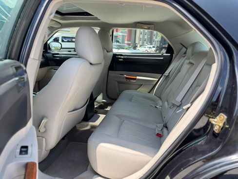 Used 2006 Chrysler 300 C RWD image 10
