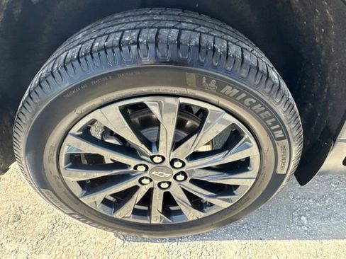 Used 2023 Chevrolet Traverse RS w/ LPO, Floor Liner Package AWD/4WD image 31