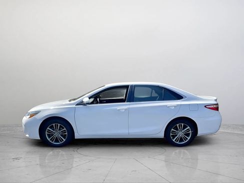 Used 2017 Toyota Camry SE FWD image 2