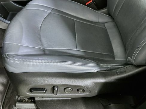Used 2020 Buick Enclave Premium w/ Sun and Sites Package AWD/4WD image 9