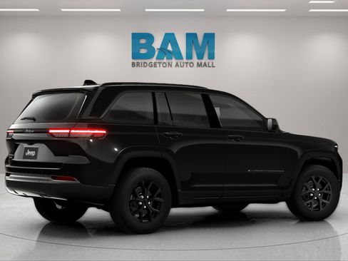 New 2026 Jeep Grand Cherokee Altitude image 5