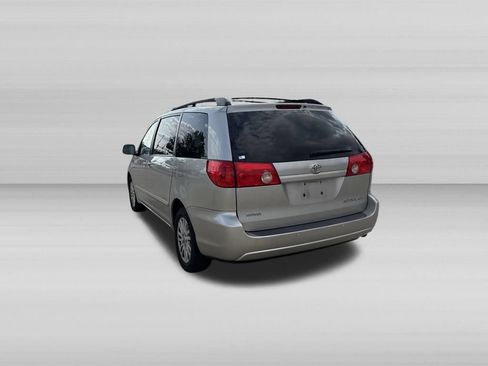 Used 2008 Toyota Sienna XLE FWD image 7