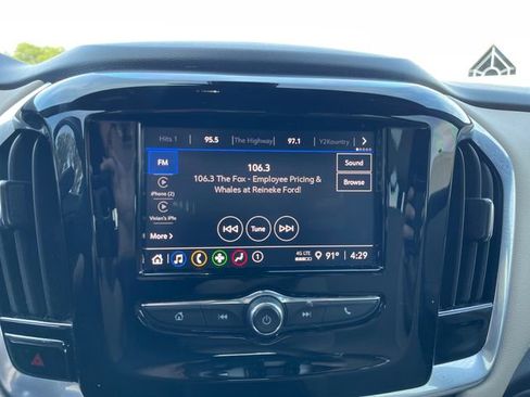 Used 2022 Chevrolet Traverse LS FWD image 22
