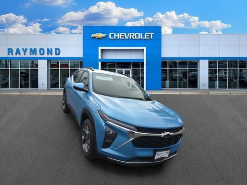 New 2026 Chevrolet Trax LT w/ LT Convenience Package FWD image 12