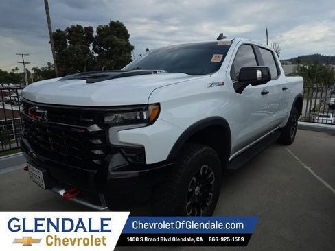 Used 2023 Chevrolet Silverado 1500 ZR2 w/ Technology Package AWD/4WD image 2