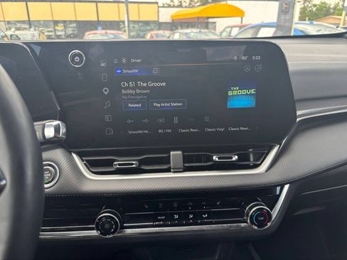 Used 2025 Chevrolet Equinox LT FWD image 16