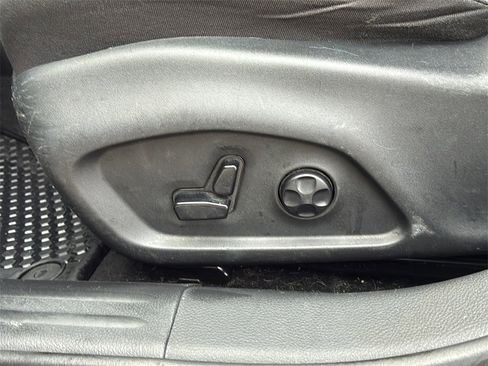 Used 2020 Jeep Compass Latitude w/ Popular Equipment Group image 11