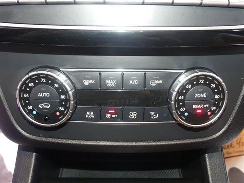 Used 2017 Mercedes-Benz GLS 550 4MATIC image 40