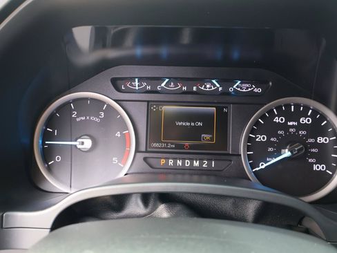 Used 2018 Ford F250 XLT w/ XLT Premium Package AWD/4WD image 14