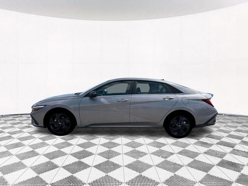 New 2026 Hyundai Elantra SEL Sport Premium FWD image 3