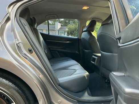 Used 2023 Toyota Camry SE image 11