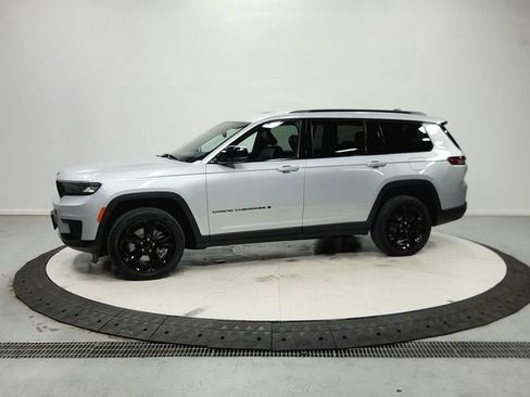 Used 2022 Jeep Grand Cherokee L Laredo AWD/4WD image 5