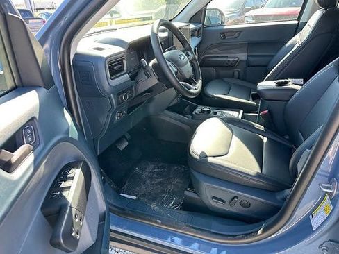 New 2025 Ford Maverick Lariat w/ Black Appearance Package image 9