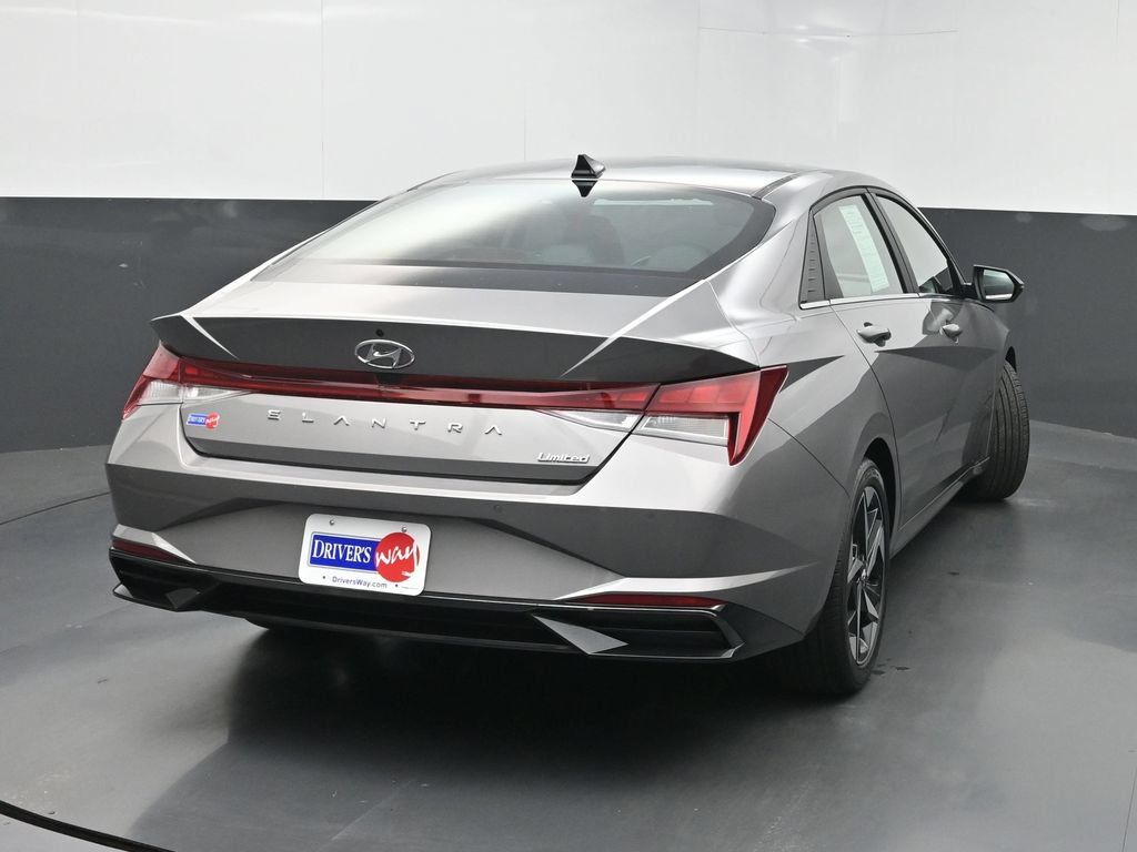 Used 2022 Hyundai Elantra Limited FWD image 41